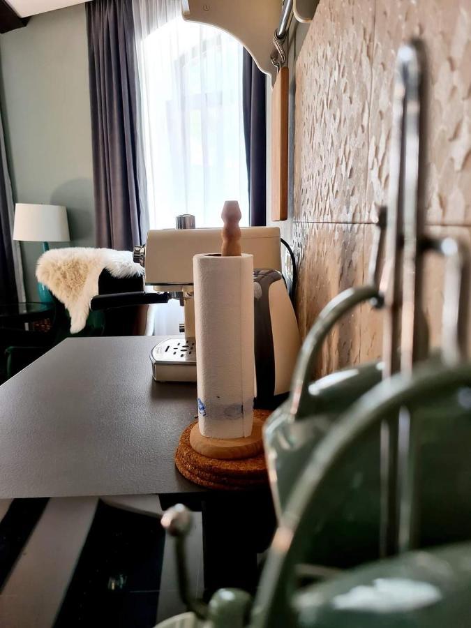 Laci Lak Modern Apartment Oradea Eksteriør bilde